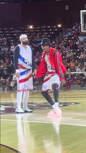 Teaching Them How To Slide 🕺🏾 #moonwalking #globetrotters #funny