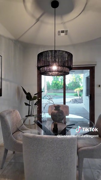 Luxury living — redefined 🏡✨ Over an acre of land. Nearly 3,800 sq ft of upgraded elegance. 5 bedrooms • 3 bathrooms • Open living spaces • Gourmet kitchen • Spa-style primary suite. This home offers space, comfort, and privacy — all in a prime location. 📲 Ready to see what this kind of living feels like? Let’s talk today. #LuxuryLiving #ArizonaHomes #DreamHome #fyp #tacos