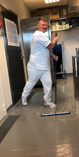 Cleaning Tips for a Commercial Kitchen