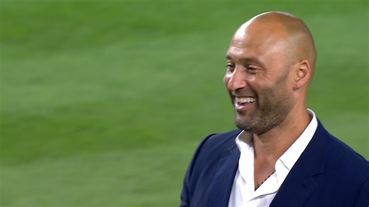 Derek Jeter hace 1er lanzamiento
