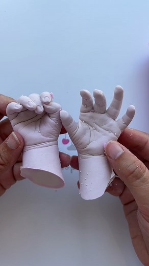 The pink material is called alginate. Alginate is made from seaweed and turns from powder to a thick custard-like texture when mixed with water. It's commonly used in dentistry to take impressions of peoples teeth. It’s completely skin safe, biodegradable, and compostable. To book an appointment or learn how to lifecast click the link in my bio or send me a message! #lifecasting #babycasting | Rosie's Casting Studio