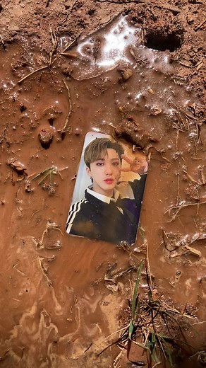 muddy water #straykids #skz #changbin #seochangbin #kpop #kpopfyp #fyp (ITS NOT A REAL PC)