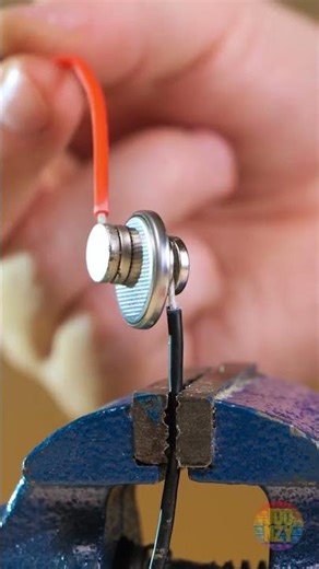 How to check voltage using magnets 🧲 Useful hack from an amateur electrician