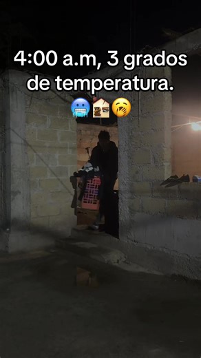Lavando ropa a las 4:00 a.m y con 3 grados de temperatura. 🥶🏚️🥱 ¡Que frío! ☃️❄️🌨️ #soyyaeloh #construcciondecasa #construccion #casanueva #lacasademissueños