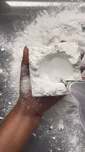 Hydrophobic Chalk Experiment with Purple Water Bomb