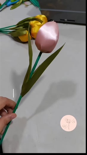 Tutorial para hacer tulipanes de papel