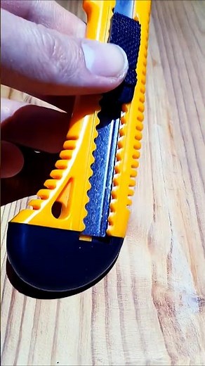 How to Snap Off Box Cutter Blade Without any Tools