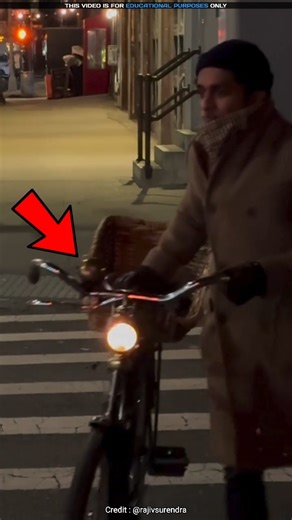 An old bicycle from the 1800s. ( rajivsurendra )