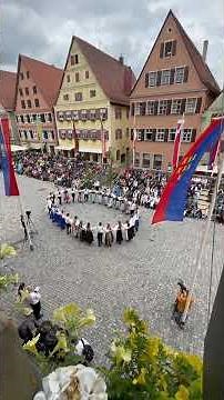 Die JTG Heilbronn beim Tanzen vor der Schranne am Heimattag der Siebenbürger 2025 in Dinkelsbühl