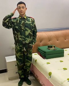 379K views · 1.4K reactions | Soldier Shows The Best Folding Trick! 﫡 | Bee Inspired | Facebook