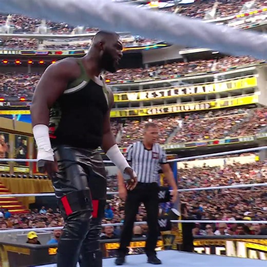 It was an epic clash of the titans at WrestleMania 39! | WWE