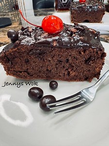18K views · 224 reactions | How many of you love Chocolate Sponge Cake , let’s put this delectable moist cake together that’s always make you go for second piece . Let’s start the recipe. #chocolatecake #chocolatedessert #cake | Jenny’s Wok | Facebook