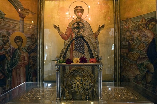 Δύο από τα συγκλονιστικότερα θαύματά του Αγίου Δημητρίου στην Θεσσαλονίκη! - Βήμα Ορθοδοξίας