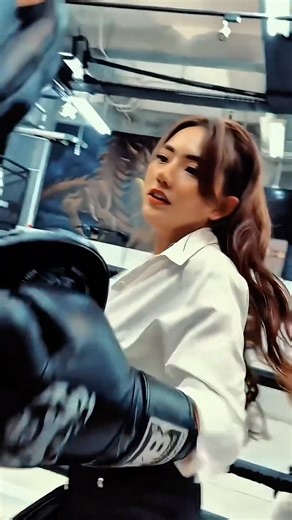 Berlliana Lovell on Instagram: "P info sparing dong 😜"