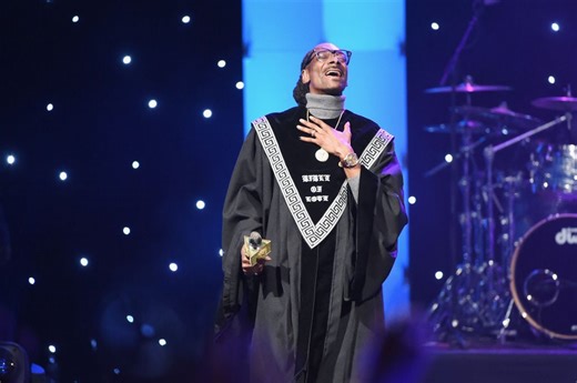 Snoop Dogg Honors His Late Mother with Gospel Album 'Altar Call'