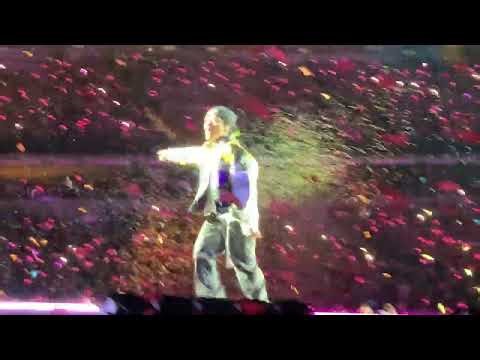 APT - Rosé with Bruno Mars, live at SoFi Stadium, Inglewood, CA