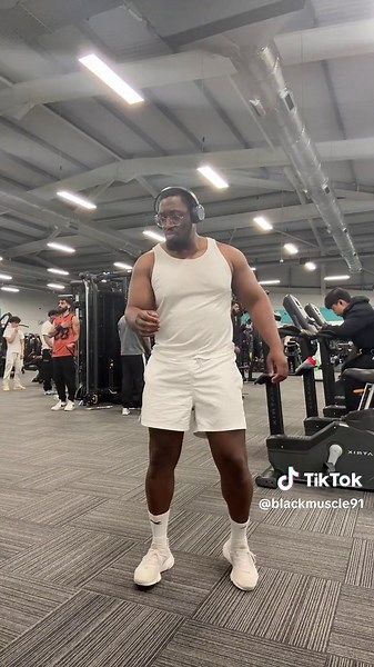 Men Whining Their Waists: Nigerian Waist Dancers