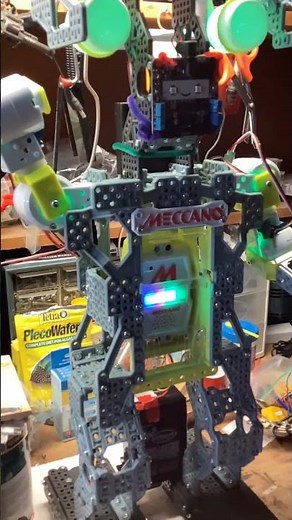 Meccanoid G15 Robot Painter
