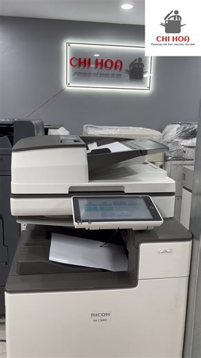 Set code 3030 cho máy Ricoh IM C (IMC) dùng để làm gì? 👉 SP Code 3030 trên dòng Ricoh IM C (IMC3000 / IMC4500 / IMC6000 …) dùng để: 🔧 Reset / hiệu chỉnh các thông số liên quan đến chất lượng in màu Cụ thể: Cân chỉnh mật độ mực (Density) Ổn định độ đậm – nhạt của bản in màu Hỗ trợ xử lý các lỗi như: In màu bị nhạt / đậm bất thường Bản in không đều màu Màu lên không chuẩn sau khi đổ mực – thay cụm – vệ sinh máy ⚠️ Khi nào nên dùng code 3030? ✔ Sau khi đổ mực màu ✔ Sau khi thay cụm trống / belt /