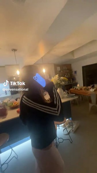 What do girls get up to on sleepovers? #fyp #funnytiktok #girlsleepover