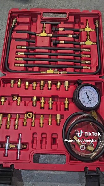 A good complete fuel pressure tester that I actually use... Don't go into debt to work on cars! #automotivetechnician #mechanictools #diag #fuelpressure #snapon #tooltruck #apprentice #mechanicsoftiktok #techniciansoftiktok #workingoncars #foryou