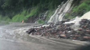 ***81 NORTH FLOODED / ROCKSLIDE*** The heavy rains have created waterfalls pouring into Interstate 81 northbound in Scranton near the River Street exit (just before mile marker 184). The water covers both lanes and is a foot or so deep in spots. Rock debris has also slid down the hill side creating more challenges for travelers. Traffic was backed up for about 7 miles at one point. #NEPAFlooding #WBREWYOU #81NorthMess | Dave Kuharchik