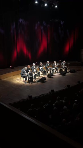 UKES-Alarm! Sie kommen nach: • Bremen • Lübeck • Hamburg • Kiel Werden Sie dabei! | The Ukulele Orchestra of Great Britain (Official)