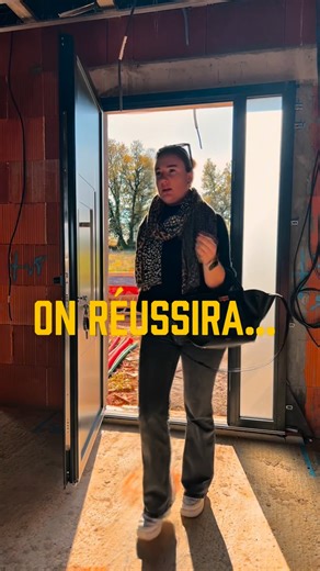 𝐉𝐨𝐮𝐫𝐧𝐚𝐥 𝐝𝐞 𝐦𝐚 𝐦𝐚𝐢𝐬𝐨𝐧 | 𝐀𝐮𝐭𝐨𝐜𝐨𝐧𝐬𝐭𝐫𝐮𝐜𝐭𝐢𝐨𝐧✨ on Instagram: "✨ On réussira… sans aide, sans plan parfait, sans expérience, sans dormir, sans écouter les critiques. Quand on a commencé à construire notre maison, personne ne croyait vraiment que ça marcherait. Chaque mur monté, chaque vis posée, chaque erreur réparée… c’était un défi, un apprentissage, un pas de plus vers notre rêve. Il y a eu des nuits blanches, des doutes, de la fatigue… mais aussi des rires, des mome