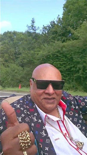 The Don driving the E type jag