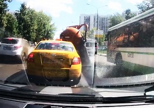 'Repulsivo' accidente vial en Moscú