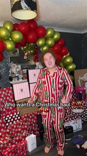 lacey.m.xxx (@lacey.m.xxx)’s video of christmas hauls