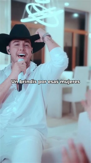 Por culpa de la mujeres quiero ahogarme en la bebida 🥃 #alexisescobar #musicapopular #artista