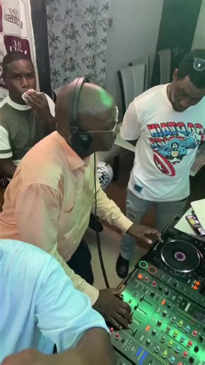 60 reactions · 12 comments | We can't stop listening to these songs by @djvadinho amazing Dj Listen until the end  Djlutonda S Drena Francisco it was amazing live | Angolan Dances | Facebook
