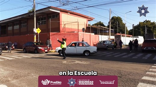 Un entorno escolar seguro comienza desde el ingreso. 🚨 En la Escuela Primaria Federal Otilio Montaño, colonia Maestro Federal, se desplegó un Dispositivo Escolar Vial con apoyo de la Dirección General de Control de Tránsito y Grupos Especiales. 👮🏻‍♂️ Los binomios K9 acompañaron el dispositivo para fortalecer la vigilancia en la zona y acercarse a los más pequeños con acciones de proximidad. 🚦 El flujo vehicular fue coordinado para permitir un acceso ágil y sin contratiempos a madres, padres 
