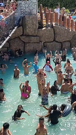 Hola aqua lover queremos que experimentes la sexta edición de Aqua Color Fest hasta el amanecer. 🌅 Cada vez falta menos para volver a hacer historia y recuerdos increíbles 🎟️🎟️ Haz clic en el siguiente link o al link de mi bio 👉 https://aqua-color-fest-2024.boletia.com/ 👈