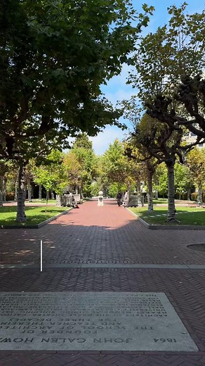 As Berkeley’s foliage is changing to its fall hues, we take a step back to remember its summer months. The campus was moving at an unhurried pace and Doe Library was filled with the warm sun. Now, with students back, Sproul Plaza hums with energy as everyone hurries between classes. Even as the days grow shorter and colder, life at UC Berkeley remains as vibrant as ever! #UCBerkeley #CalAlums #GoldenBearsForLife #AutumnAtBerkeley #BackToSchool #BerkeleyForLife | Cal Alumni Association - UC Berke