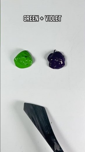 Green + Violet! Mixing this color #colormixing