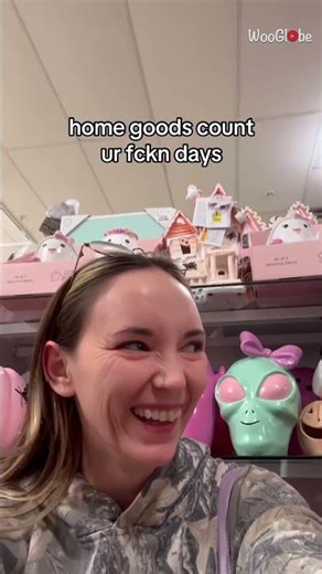 Funny Face Discovery: Girl Finds Alien Ornament with Her Features || WooGlobe