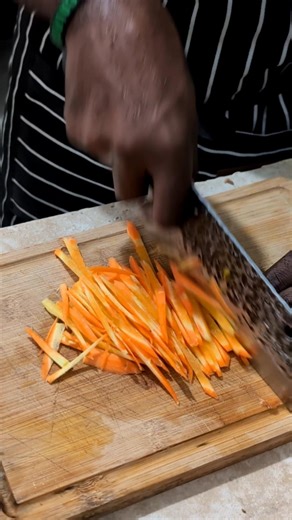 Knife skills 🔪Cutting carrots 🥕 #knifeninjaja #food