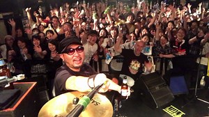 3.3K views · 279 reactions | お待たせしました、恒例のBLUE MOONカンパイムービー、SEASON4 関東シリーズも非常に盛り上がっています！ 5月30日(火)栃木公演です。以前から思っていたのですが...MONKEY MAJIKのファンの方は本当に歌が上手！というのを一層感じた夜でした。 | Monkey Majik （モンキーマジック） | Facebook