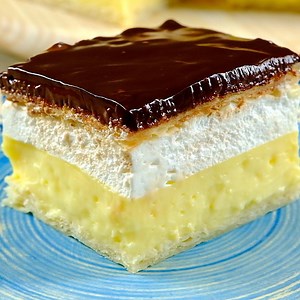 Leckere Blätterteig-Cremeschnitten Hier geht es zum Rezept - http://top-rezepte.de/b | Top Rezepte