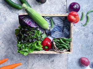 2.2K views · 22 reactions | You asked for it! Our SMALL veg boxes are now live and ready to go {straight to your doorstep!} Filled with the freshest produce and designed to make your week healthier AND easier  Head to www.dinnertwist.com.au/marketplace to order  www.dinnertwist.com.au | Dinner Twist | Facebook