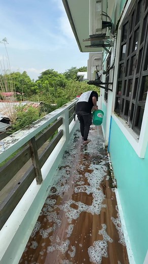 Alexis Vines: Cleaning House ASMR and TikTok Updates