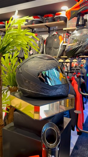 SAS MOTOR / Koruyucu Motosiklet Ekipmanları on Instagram: "LS2 Rapid II Crypt Mat Siyah Yenilenmiş tasarımı ve gelişmiş teknik özellikleriyle hem şehir içi hem de uzun yol sürüşleri için ideal bir integral kask modelidir. F/P dengesiyle öne çıkan bu model, yeni ECE 22.06 güvenlik sertifikasına sahiptir. Kabuk: Yüksek basınçlı termoplastik (HPTT) malzemeden üretilmiş dış kabuk, darbe emici iç EPS katmanıyla desteklenmiştir. Ağırlık: Ortalama 1300 ± 50 gram. Dengeli yapısıyla boyun ve enseyi yorma