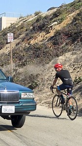 😂 That cyclist turning his neck to see the Lincoln Town Car Lowrider tipping in 3 wheel motion! | Skid Society