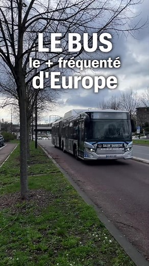 Découverte de la ligne TVM : le bus emblématique de Paris