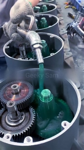 Grease vs. Oil: Gear Lubrication Explained!🔥 #facts #shorts