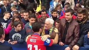 100K views · 516 shares | Una scena così non si era mai vista: la presentazione di Giuseppe Rossi al Levante fa il giro del mondo | GOAL Italia | Facebook