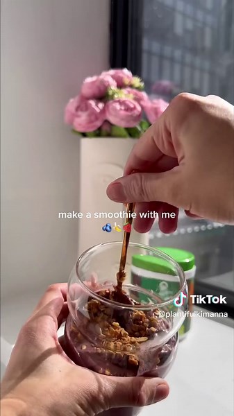 Delicious Healthy Smoothie Recipe with Amazing Grass