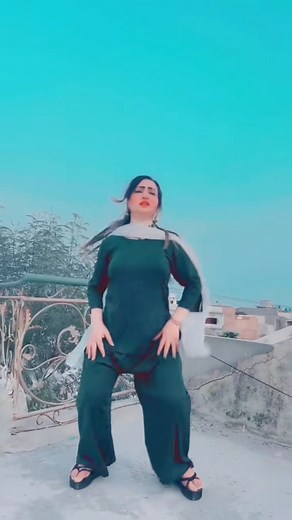 Kasa dance hy😂 | Aneesa Jahan